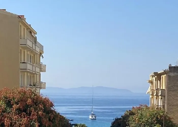 2 Pieces / Neuf - Centre - Place Miot / 1er *