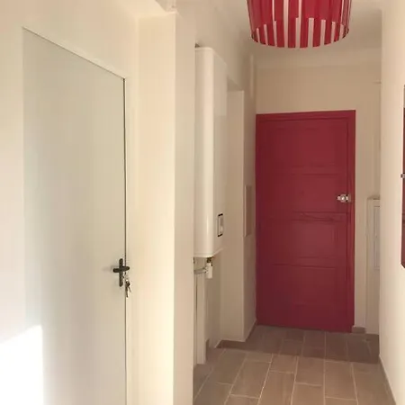 2 Pieces / Neuf - Centre - Place Miot / 1er Apartment *