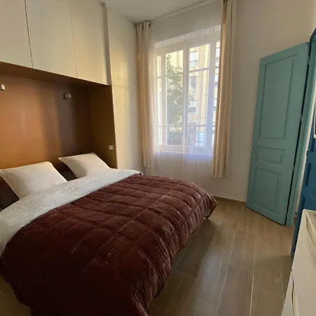 2 Pieces / Neuf - Centre - Place Miot / 1er Apartment *