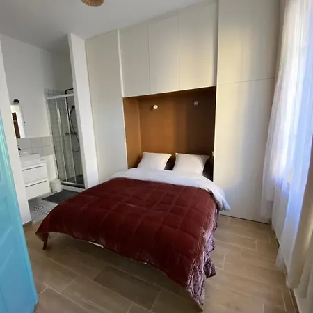 2 Pieces / Neuf - Centre - Place Miot / 1er Apartment