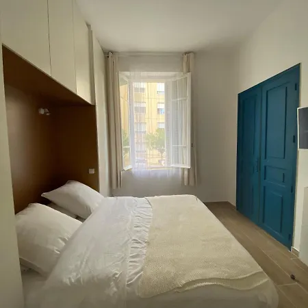 2 Pieces / Neuf - Centre - Place Miot / 1er Ajaccio (Corsica)