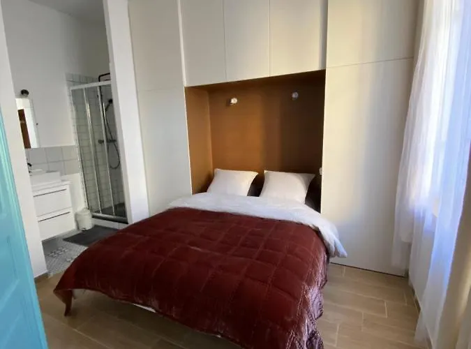 2 Pièces / Neuf - Centre - Place Miot / 1er Appartement