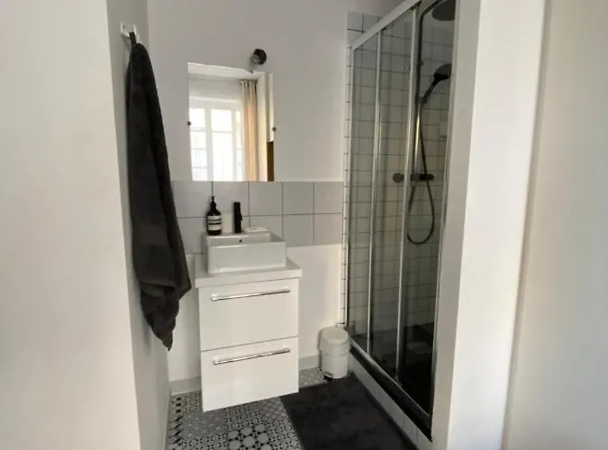 2 Pièces / Neuf - Centre - Place Miot / 1er Ajaccio (Corsica)