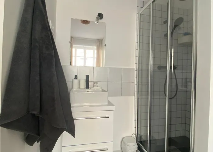 2 Pieces / Neuf - Centre - Place Miot / 1er Apartment