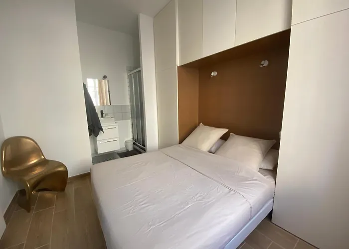 2 Pièces / Neuf - Centre - Place Miot / 1er * Ajaccio (Corsica)